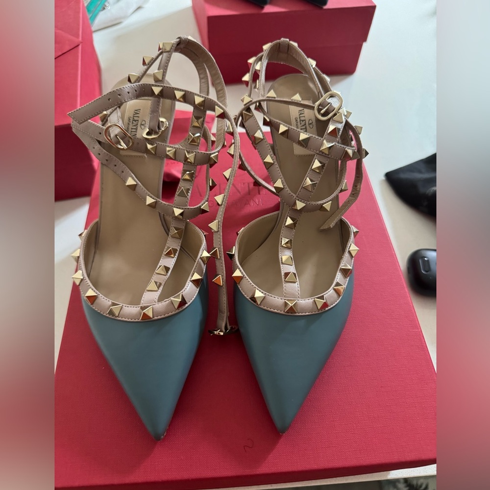 Valentino rickstud heels